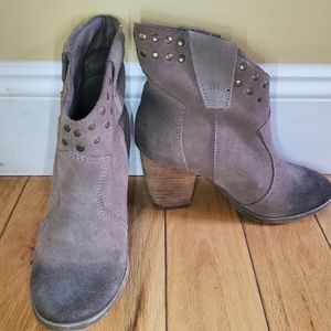 Steve Madden Jessi Western  studded bootie 6